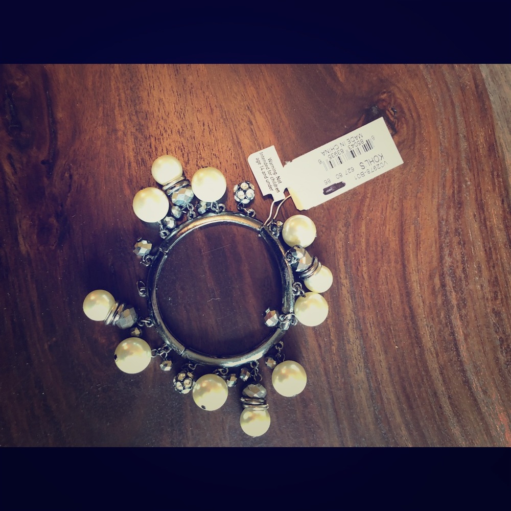 Pearl and rhinestone bracelet- Simply Vera- NWT